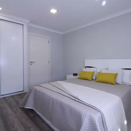 Casa Cervo Artes 아파트 빌라노바 데 세르베이라